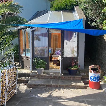 דירות הייסטינגס The Retro Retreat With Free Parking מראה חיצוני תמונה